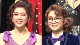 “同性カップル”三吉彩花＆葵わかな、相思相愛！「一緒にいるのが当たり前」　会見中も見つめ合う　「The PROM」取材会